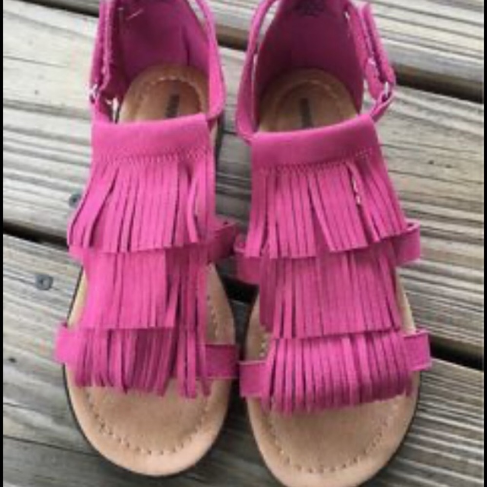 hot pink, fringed Summer sandals child’s size 2